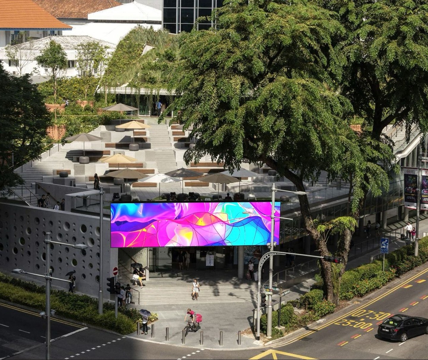 Design Orchard LED screen above the Orchard Road junction